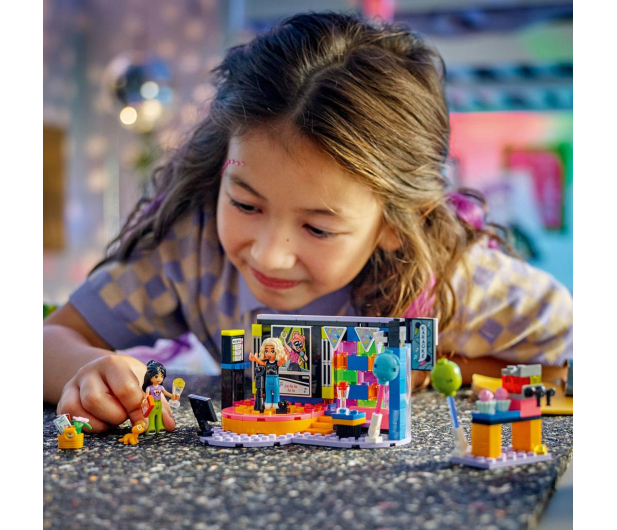 LEGO Friends 42610 Impreza z karaoke - 1202663 - zdjęcie 11